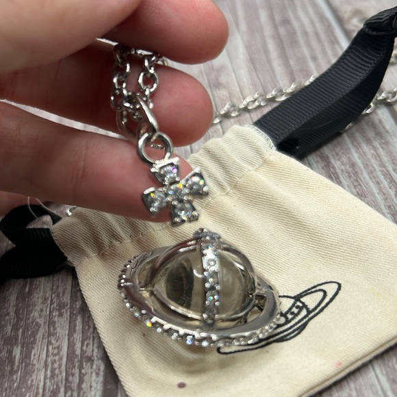 VIVIENNE WESTWOOD *AS IS, NEEDS FIXING!* Orb Rhinestone Silver Pendant Necklace - Picture 3 of 16